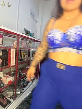 liz and thiago online show from September 25, 7:28 pm