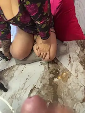 liz and thiago online show from April 11, 6:34 pm