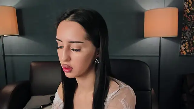 Snapshot of LisaFoxie chatting on October 19, 10:27 am LisaFoxie online show from October 19, 10:27 am