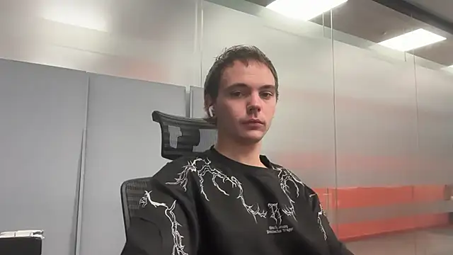 Snapshot of apachai_test chatting on April 6, 11:44 am apachai test online show from April 6, 11:44 am