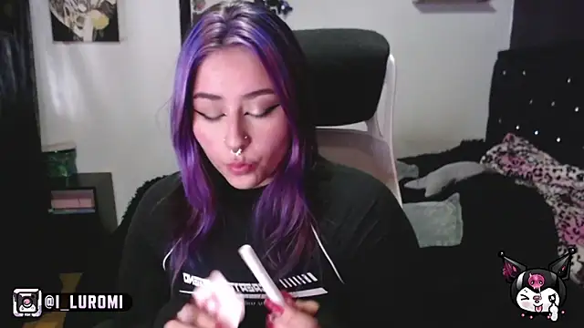 Iluromi online show from November 14, 6:17 pm