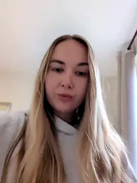 Snapshot of BarbieDolly_x chatting on October 30, 2:07 pm BarbieDolly x online show from October 30, 2:07 pm