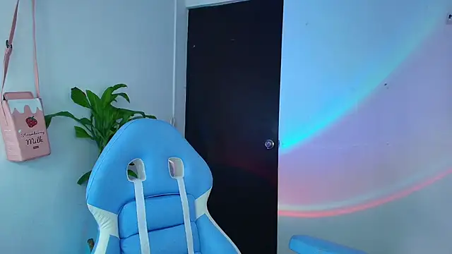 Snapshot of Hinata_21_ chatting on October 24, 5:09 pm Hinata 21  online show from October 24, 5:09 pm