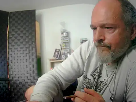 HippieDad333 online show from September 23, 7:17 pm