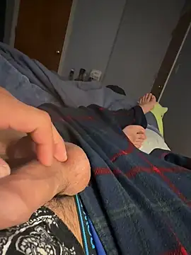 juanjR11 online show from November 15, 5:49 am