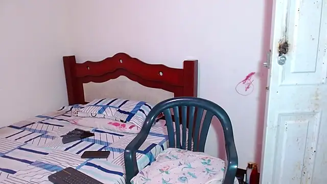 lorenacapelli online show from December 2, 11:34 pm