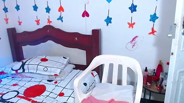 lorenacapelli online show from March 24, 12:15 am