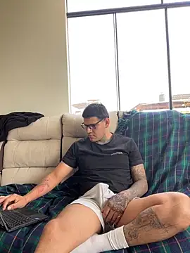 Snapshot of roa_alee chatting on November 5, 7:14 pm roa alee online show from November 5, 7:14 pm