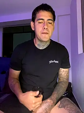 Snapshot of roa_alee chatting on November 16, 3:45 am roa alee online show from November 16, 3:45 am