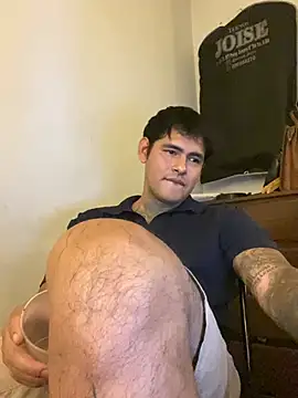 Snapshot of roa_alee chatting on January 14, 2:17 am roa alee online show from January 14, 2:17 am