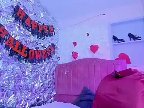 Snapshot of laylahotl chatting on October 20, 1:22 pm laylahotl online show from October 20, 1:22 pm