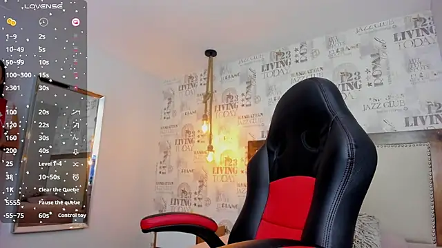 ALAHIACRUZ1 online show from February 26, 7:35 pm