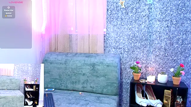 Sally Ricci online show from October 3, 11:40 am