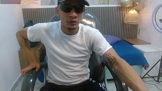 Snapshot of JackBanger_ chatting on October 19, 11:49 pm JackBanger online show from October 19, 11:49 pm