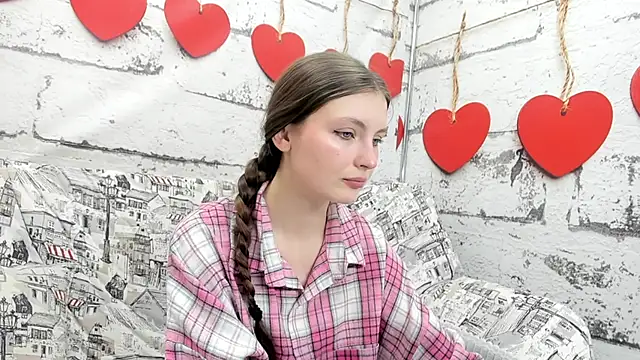 Snapshot of Shyly_Lisa chatting on September 30, 1:21 am Shyly Lisa online show from September 30, 1:21 am