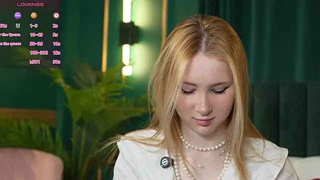 LiraKink online show from April 8, 4:12 am