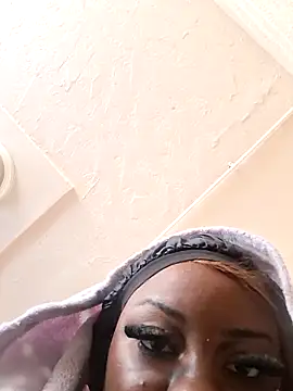 Snapshot of itz_mocha chatting on April 16, 12:11 am itz mocha online show from April 16, 12:11 am