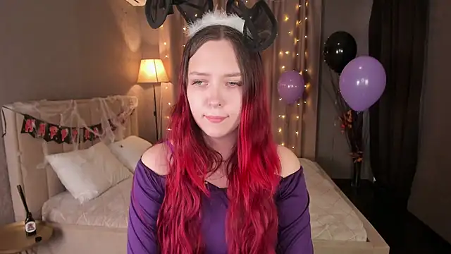 Monica  Queen online show from October 26, 5:35 am