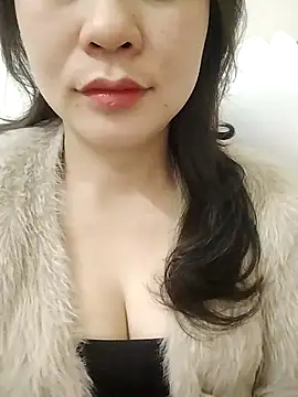 Girl Shy2000 online show from January 15, 1:32 am