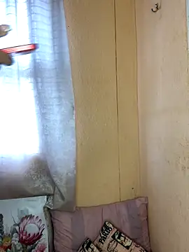 Caramel102004 online show from November 3, 11:44 am