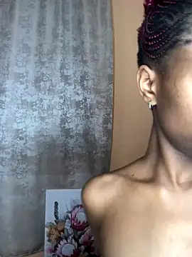 Caramel102004 online show from November 17, 8:14 pm