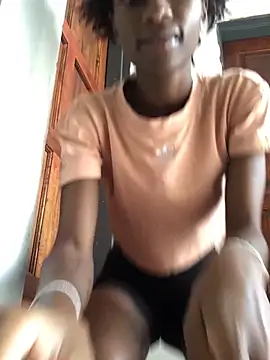 Caramel102004 online show from April 9, 10:09 am