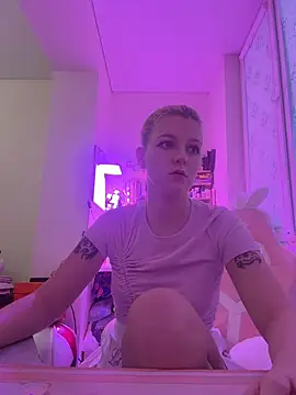 Snapshot of Crystal_Neko chatting on February 1, 2:04 pm Crystal Neko online show from February 1, 2:04 pm