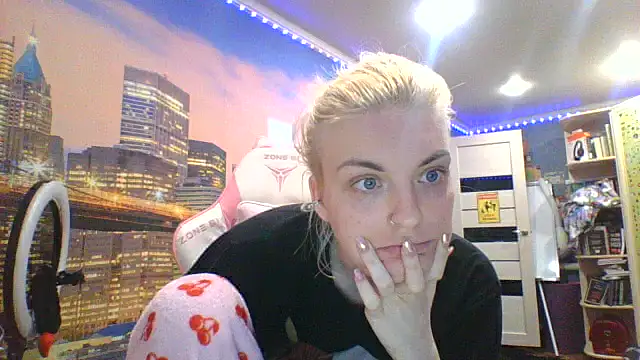 Veyriona online show from June 30, 5:36 pm