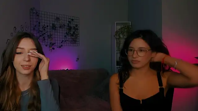 Snapshot of lia_make_love chatting on October 4, 11:41 am lia make love online show from October 4, 11:41 am