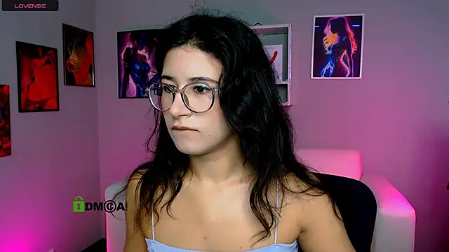 Snapshot of lia_make_love chatting on October 18, 10:05 am lia make love online show from October 18, 10:05 am