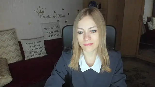 Tiffany Bates online show from November 2, 3:20 am