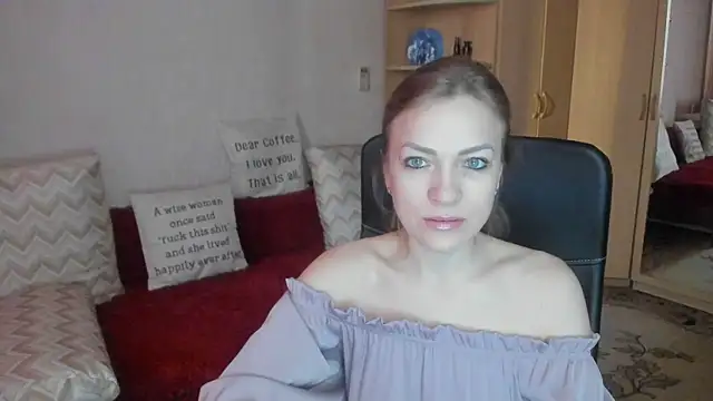 Tiffany Bates online show from January 10, 11:45 am