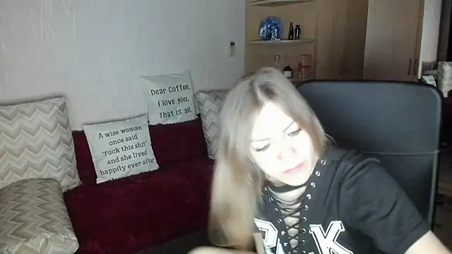 Tiffany Bates online show from January 14, 3:23 am