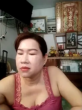 Snapshot of Tyty_xx chatting on October 2, 11:45 pm Tyty xx online show from October 2, 11:45 pm