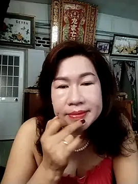 Snapshot of Tyty_xx chatting on October 3, 11:46 pm Tyty xx online show from October 3, 11:46 pm
