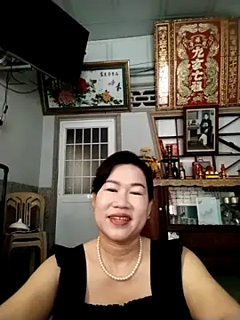 Snapshot of Tyty_xx chatting on October 9, 11:47 pm Tyty xx online show from October 9, 11:47 pm