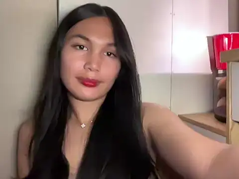 Snapshot of FelicityLincoln chatting on April 19, 6:10 pm FelicityLincoln online show from April 19, 6:10 pm