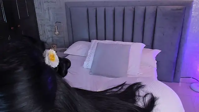 EmmaBlossom online show from April 12, 12:43 pm