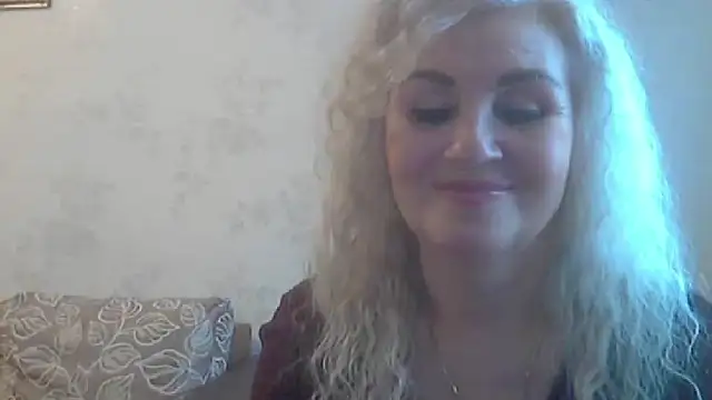 Snapshot of LadySexyBlond chatting on October 16, 6:20 pm LadySexyBlond online show from October 16, 6:20 pm