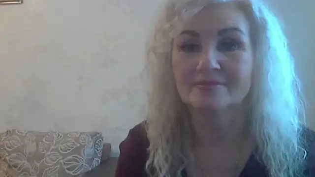 Snapshot of LadySexyBlond chatting on November 7, 8:36 am LadySexyBlond online show from November 7, 8:36 am