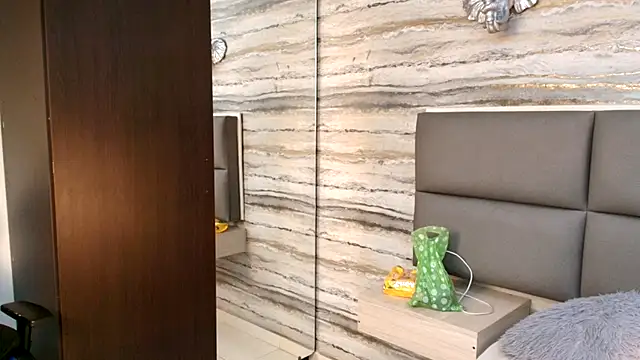 Lovers 21 online show from November 28, 3:53 am