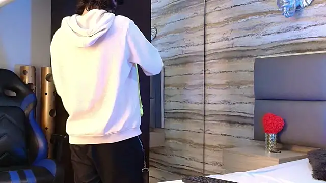 Lovers 21 online show from March 7, 4:20 am