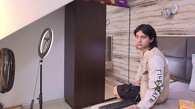 Lovers 21 online show from May 22, 3:57 am