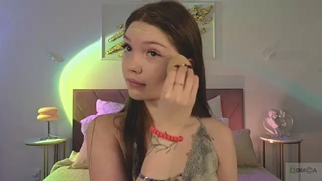 Nicole Broown  online show from November 8, 9:13 pm