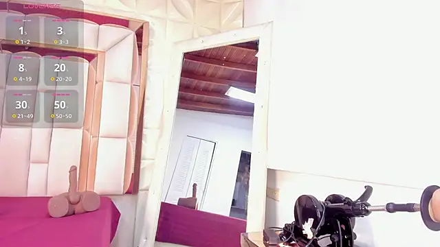 Sarah Adamss online show from October 17, 12:30 pm