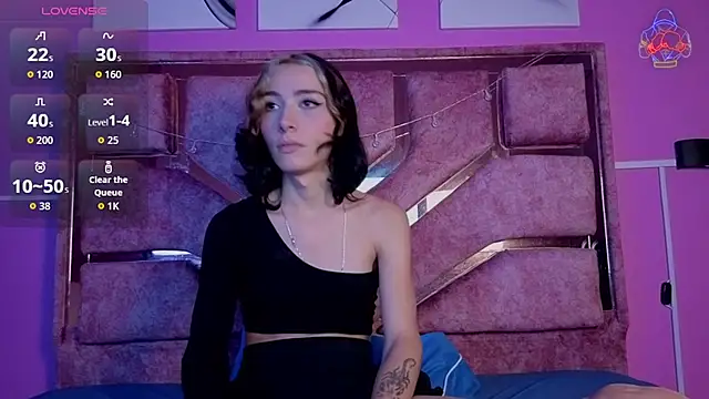 samantaa liov online show from April 17, 7:39 pm