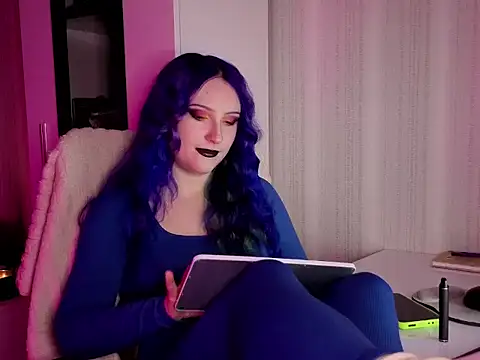 Snapshot of violet-siren-x chatting on April 3, 10:13 am violet-siren-x online show from April 3, 10:13 am