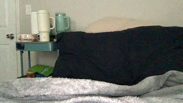 Snapshot of Fa11ings1ow1y chatting on January 15, 6:11 pm Fa11ings1ow1y online show from January 15, 6:11 pm