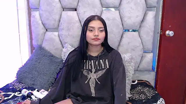 AnalyMilles online show from November 29, 11:13 am