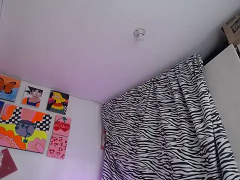 Nahomyyy online show from December 1, 11:37 am